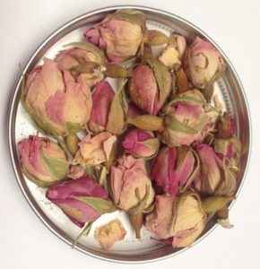 Perische roos als garnituur