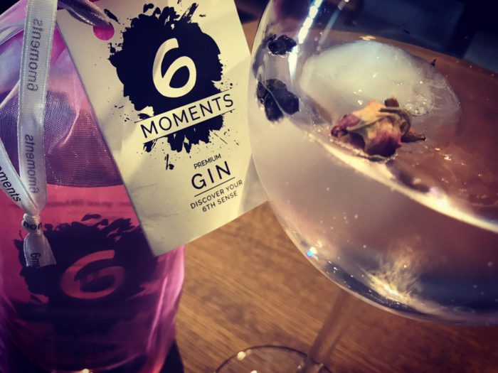 6 Moments Gin